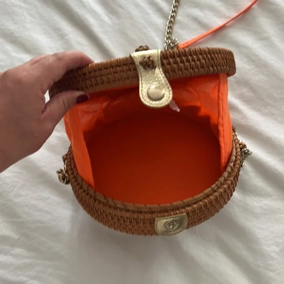 Lilly Pulitzer Wicker cross body - Picture 3 of 3